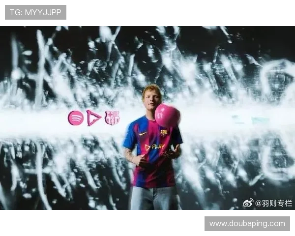 黄老板分享8岁与34岁穿巴萨球衣对比照引发粉丝热议